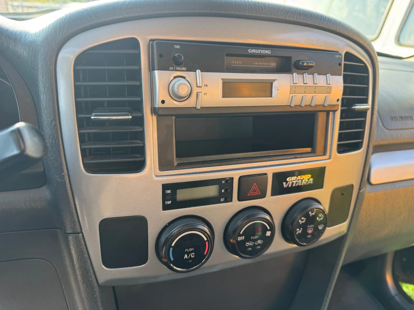Suzuki Grand vitara, снимка 11 - Автомобили и джипове - 55946929