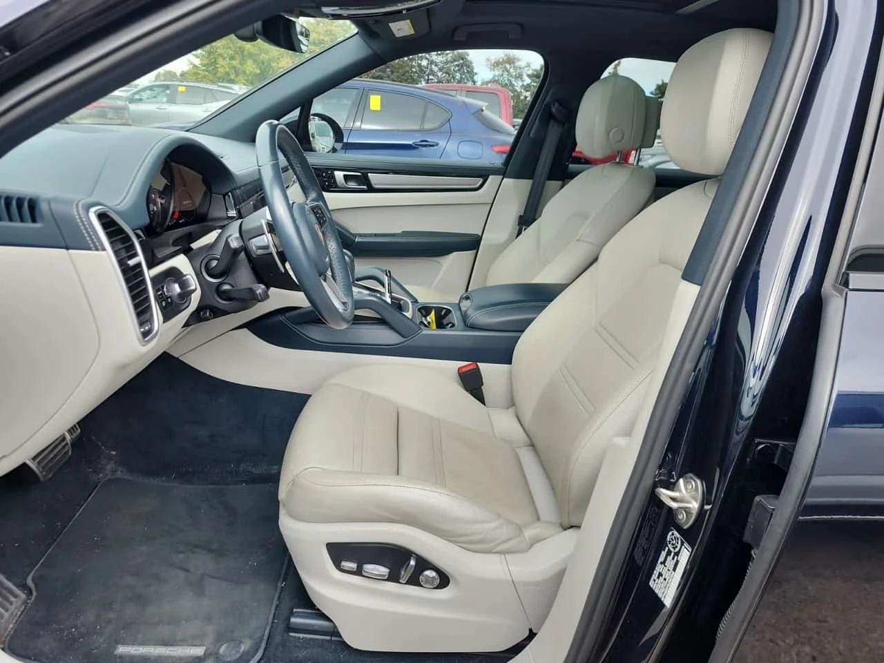 Porsche Cayenne * Awd S * АВТОКРЕДИТ * ГЛАВНО ПРЕДСТАВИТЕЛСТВО, снимка 7 - Автомобили и джипове - 56293757