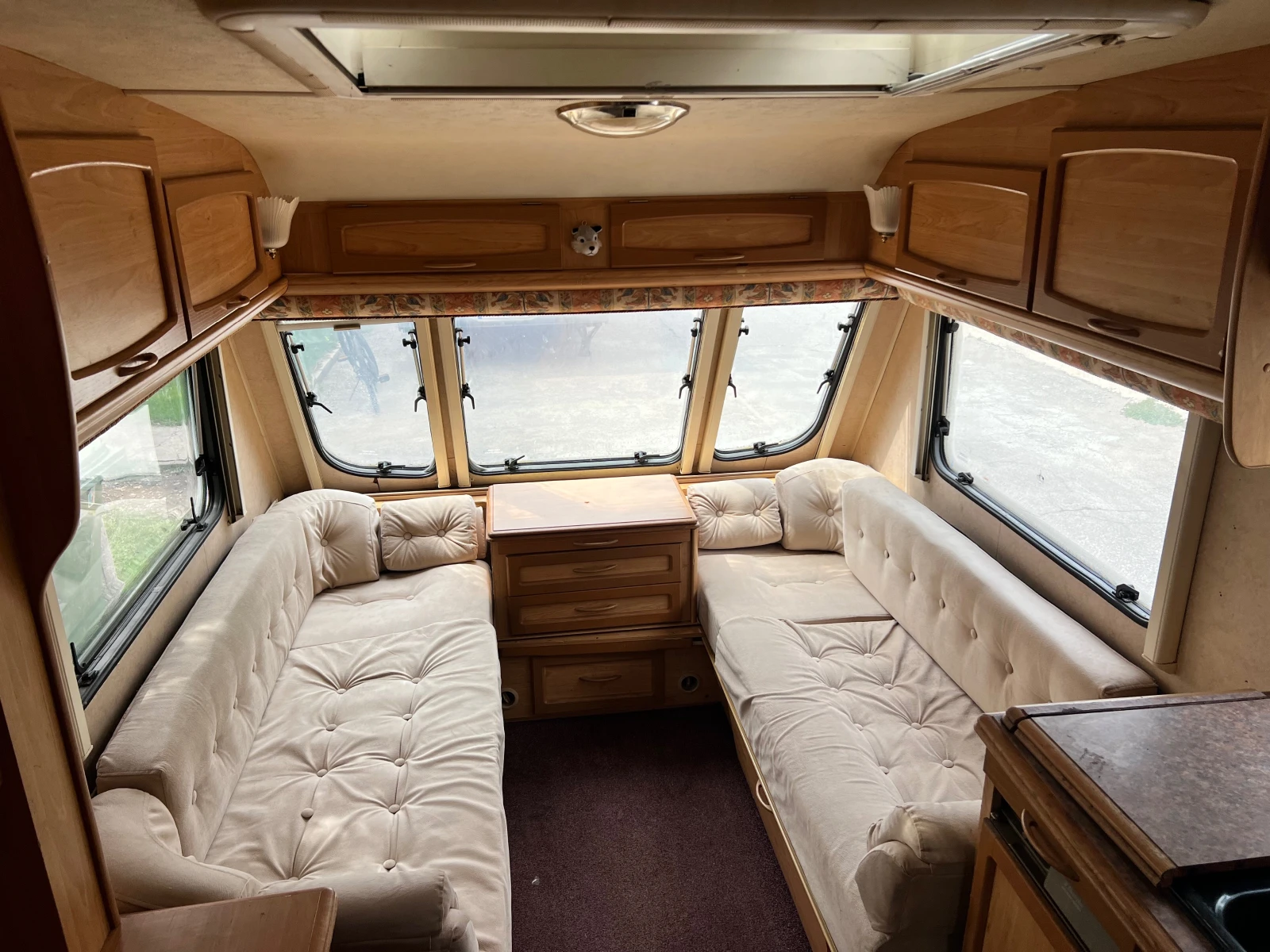 Каравана Други Swift bg-регистрирана, снимка 3 - Каравани и кемпери - 53704727