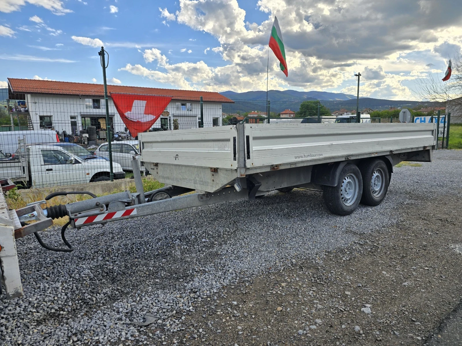 За автомобил Humbaur 3500kg 4.20, снимка 2 - Ремаркета - 54567881