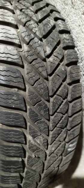 Гуми Зимни 185/60R14, снимка 4