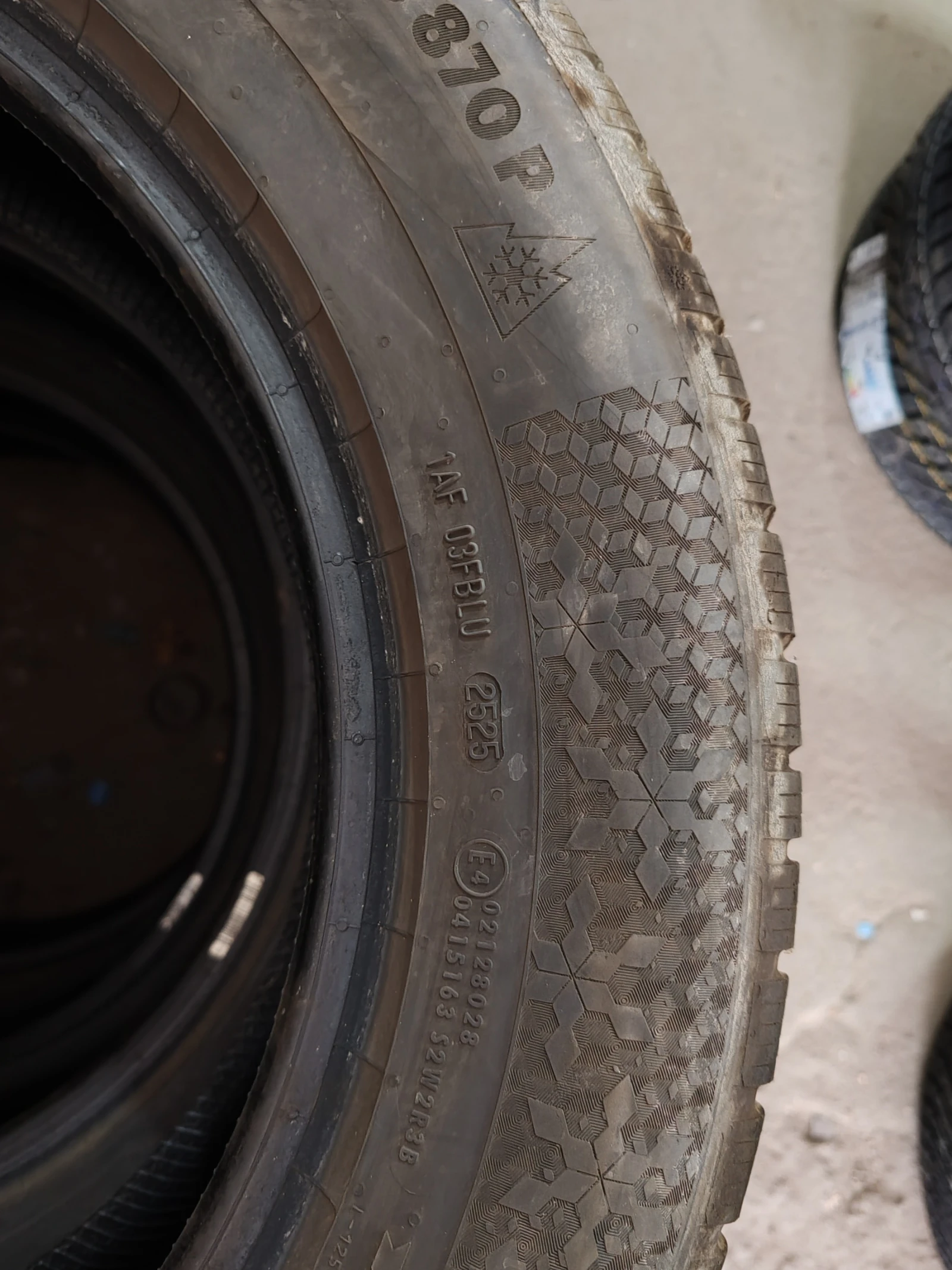 Гуми Зимни 235/60R18