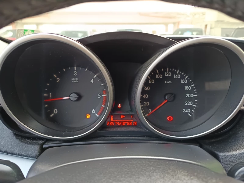 Mazda 3 1.6D, снимка 13 - Автомобили и джипове - 49920579