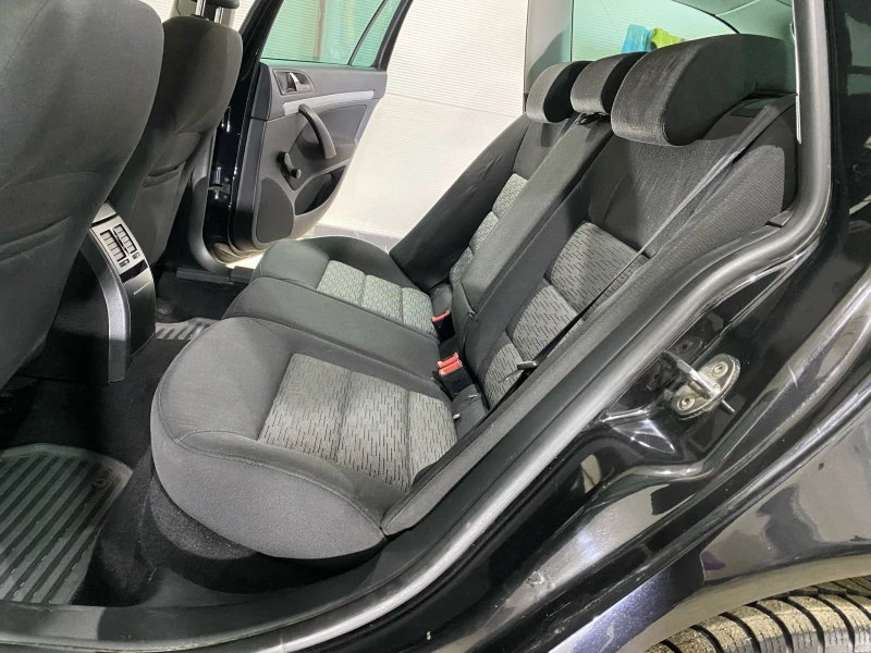 Skoda Octavia 1.6 TDI 4x4, снимка 10 - Автомобили и джипове - 50218222