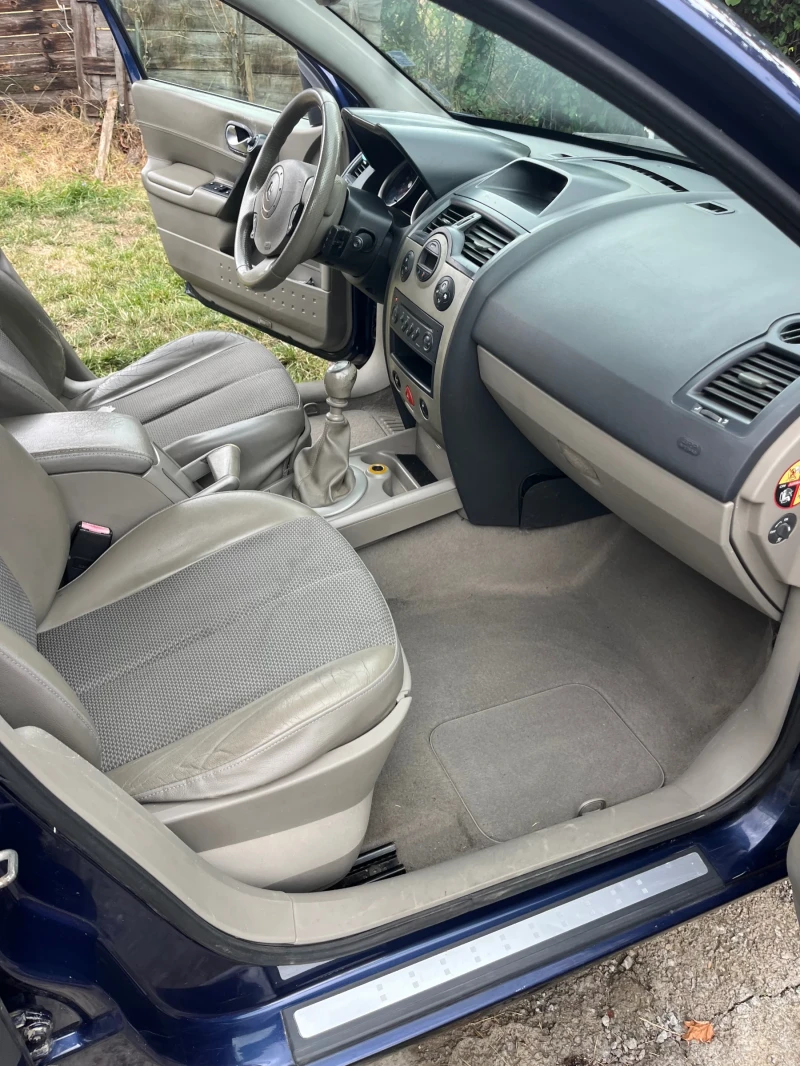 Renault Megane 1.9 DCI , снимка 7 - Автомобили и джипове - 52327144