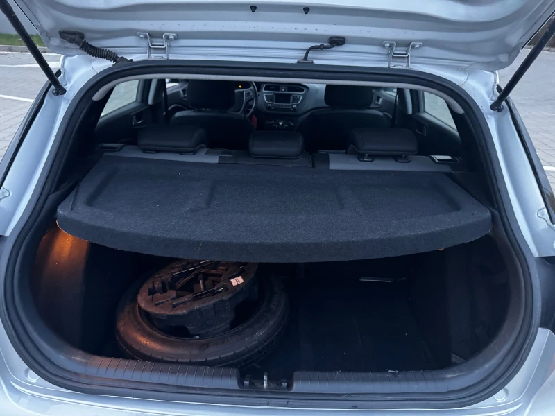 Hyundai I20 1.2 facelift, снимка 13 - Автомобили и джипове - 52281193
