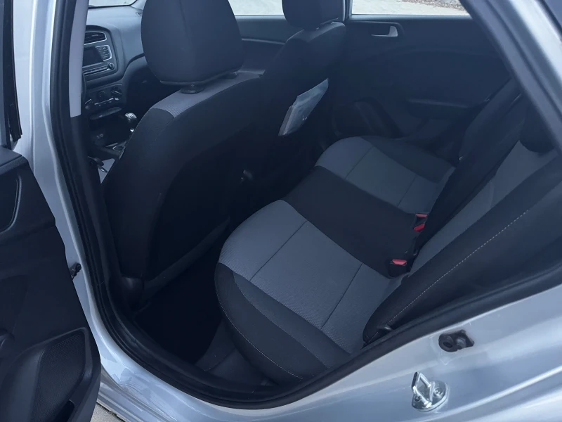 Hyundai I20 1.2 facelift, снимка 10 - Автомобили и джипове - 52281193