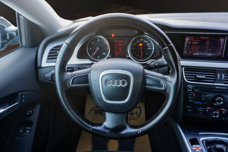 Audi A5 2.0TDI AMBIENTE, снимка 10 - Автомобили и джипове - 53009666