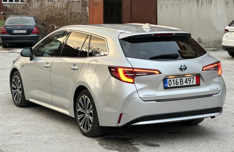 Toyota Corolla 1.8Hybrid/LUXURY/ГАРНАЦИЯ, снимка 6 - Автомобили и джипове - 53061011