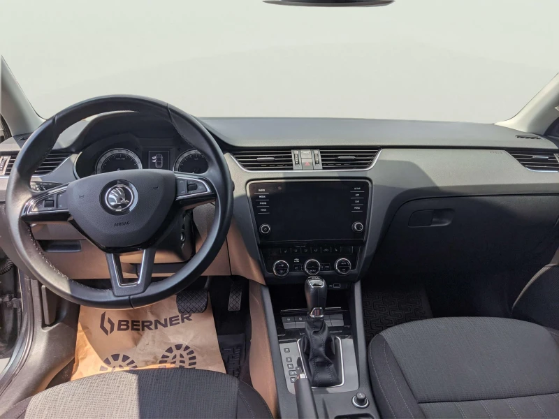 Skoda Octavia 1.6, снимка 9 - Автомобили и джипове - 53115509