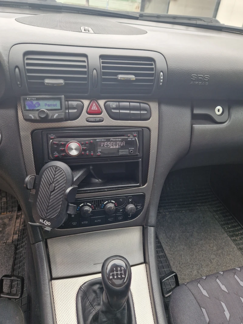 Mercedes-Benz C 220, снимка 9 - Автомобили и джипове - 53460092