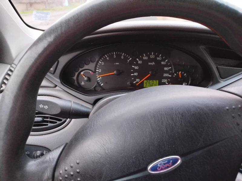 Ford Focus 1.4 75кс Газ, снимка 7 - Автомобили и джипове - 53479595