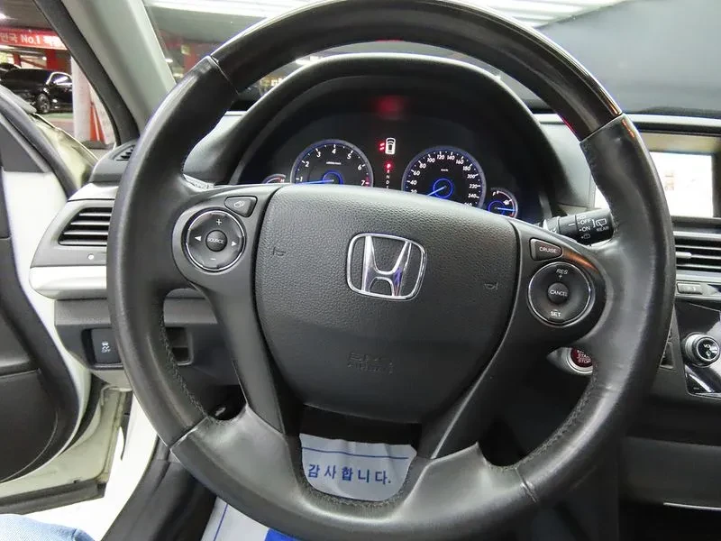Honda Accord 3.5 1St Generation, снимка 8 - Автомобили и джипове - 56655851