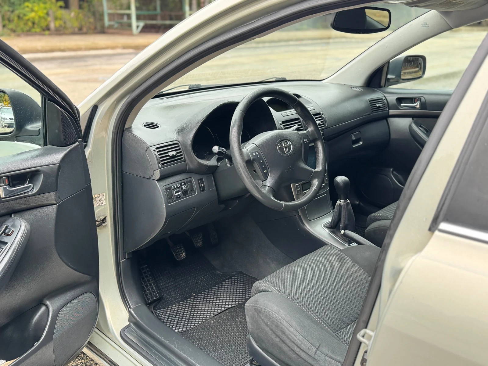 Toyota Avensis 2.0 Dizel - изображение 5