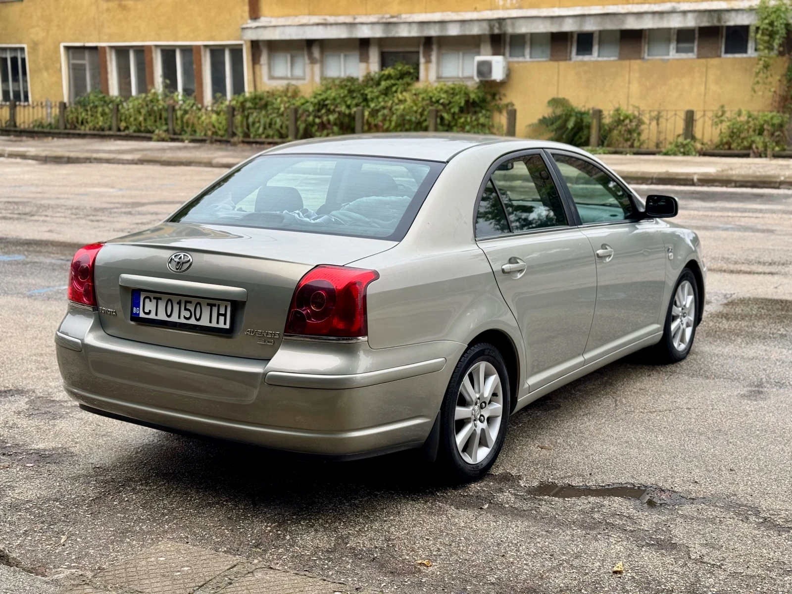 Toyota Avensis 2.0 Dizel - изображение 4
