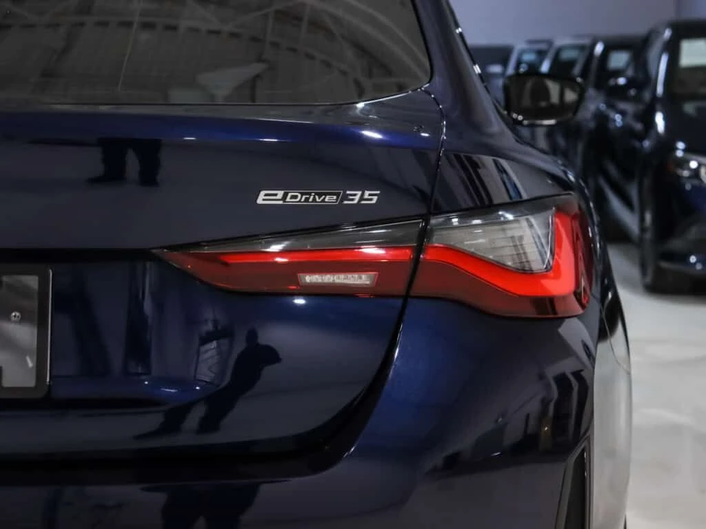 BMW i4 * eDrive35 / Gran Coupe / 360 camera / DISTRONIC - изображение 9