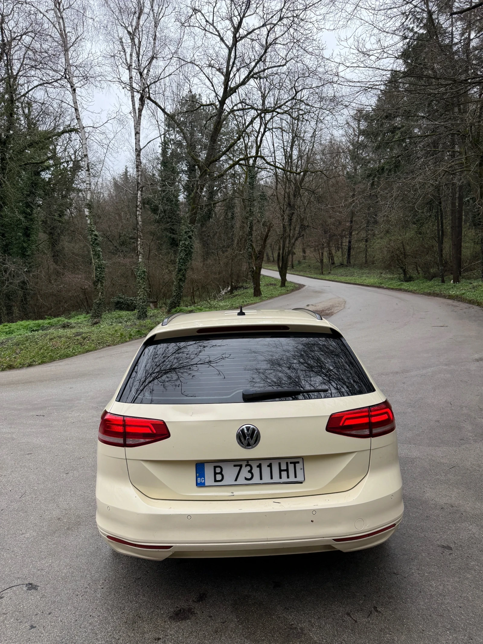 VW Passat 2.0 TDI, снимка 6 - Автомобили и джипове - 54032324