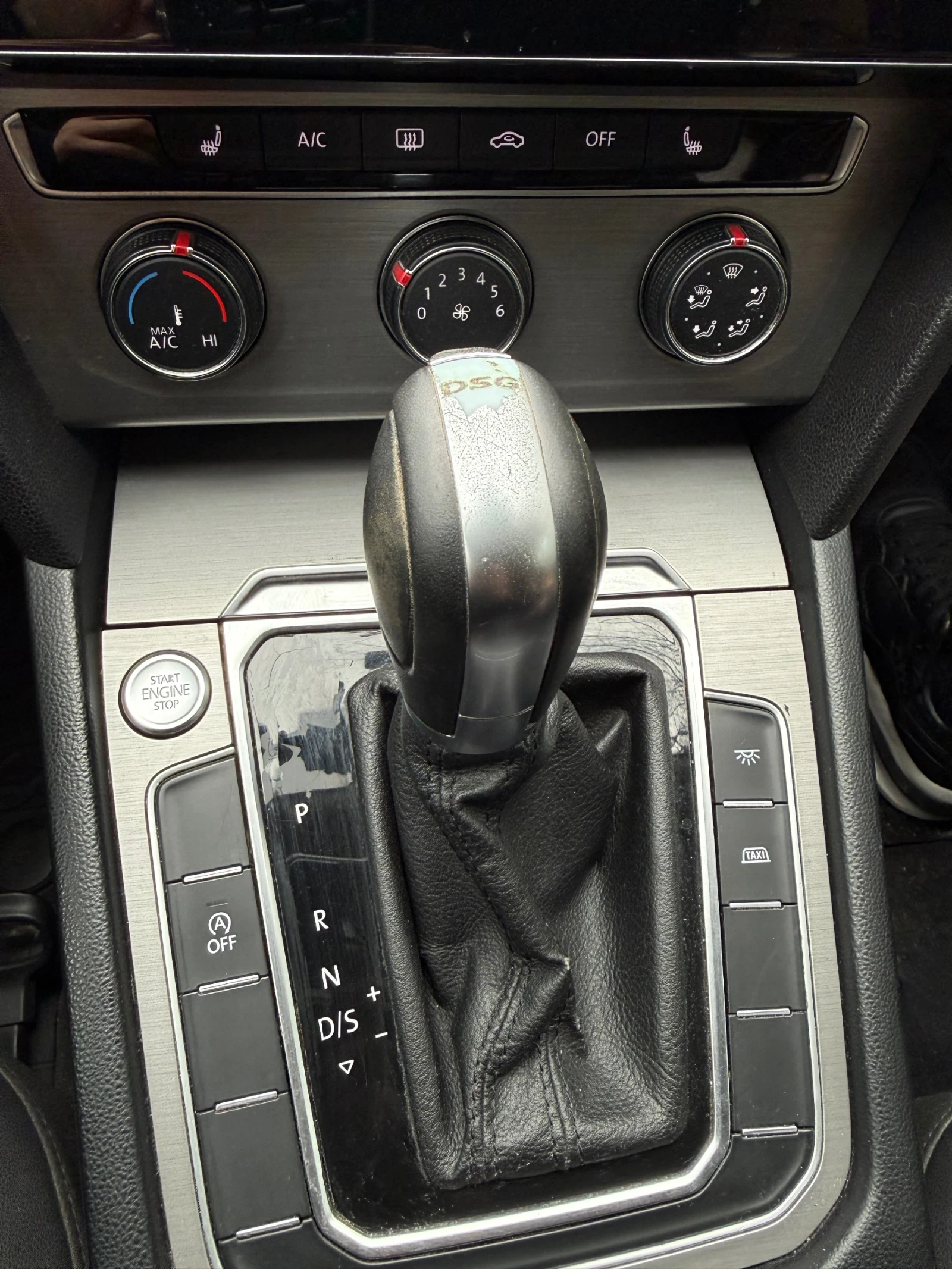 VW Passat 2.0 TDI, снимка 11 - Автомобили и джипове - 54032324