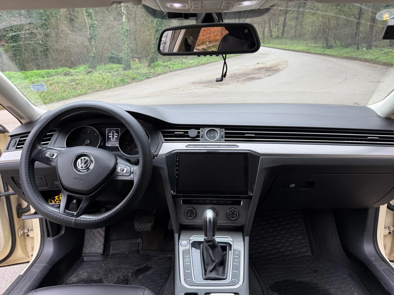 VW Passat 2.0 TDI, снимка 8 - Автомобили и джипове - 54032324