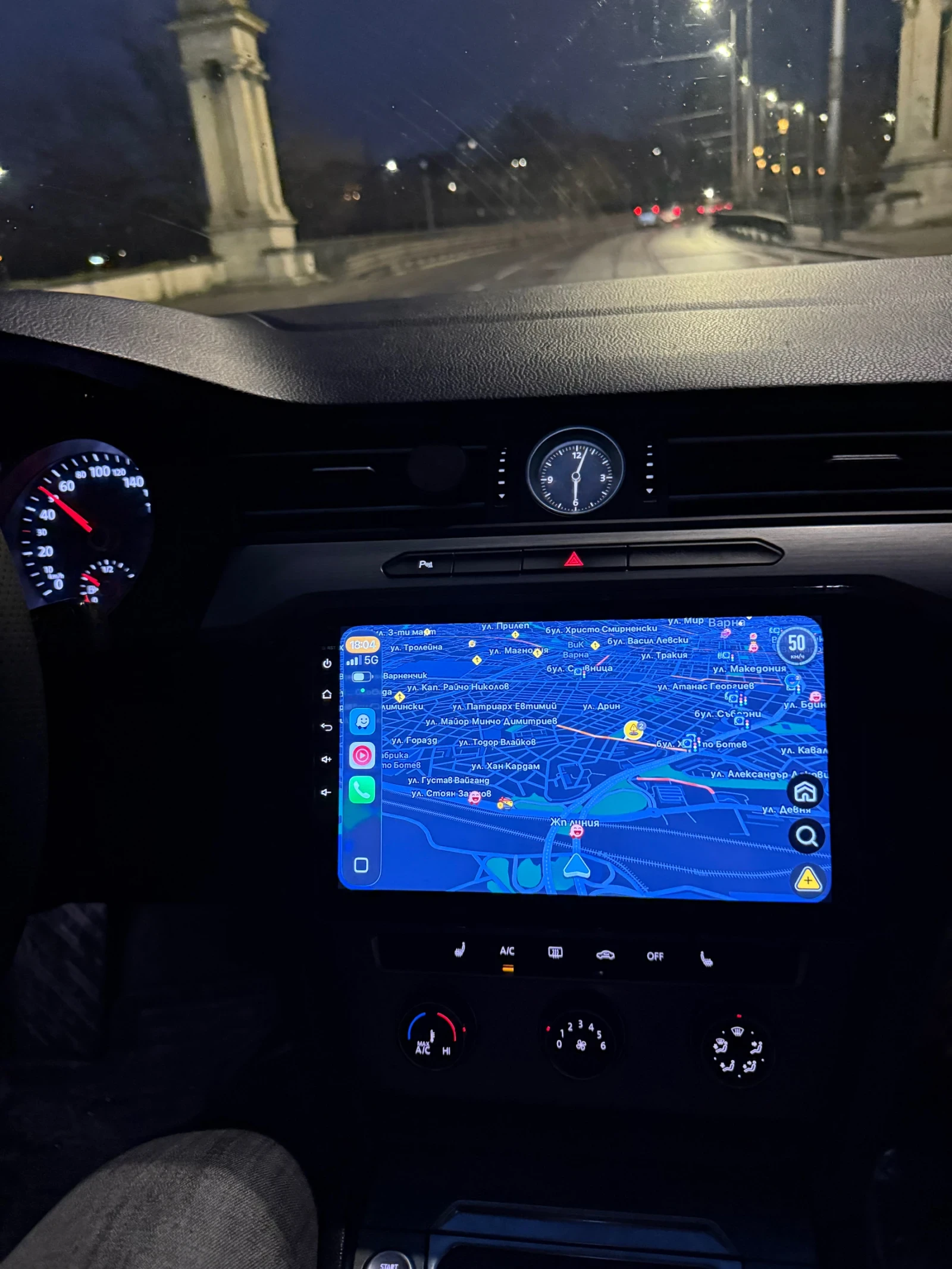 VW Passat 2.0 TDI, снимка 12 - Автомобили и джипове - 54032324