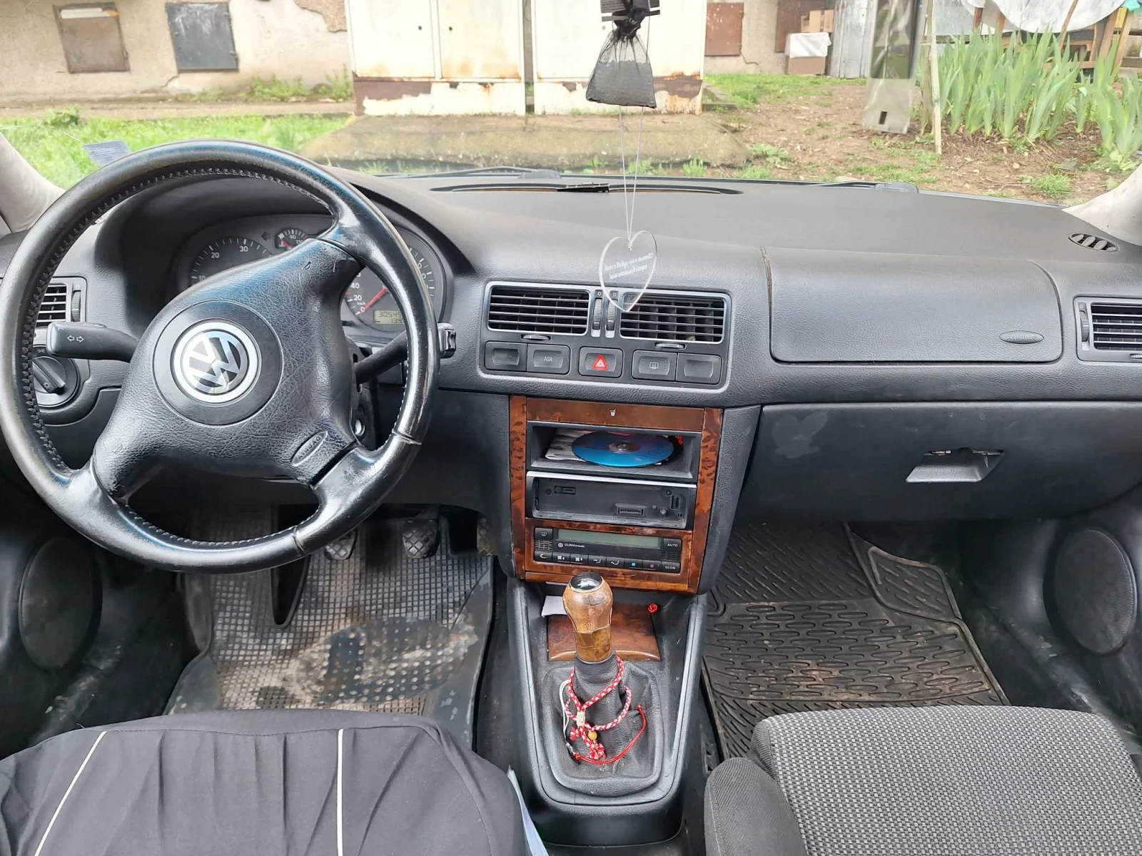 VW Bora, снимка 4 - Автомобили и джипове - 54032737