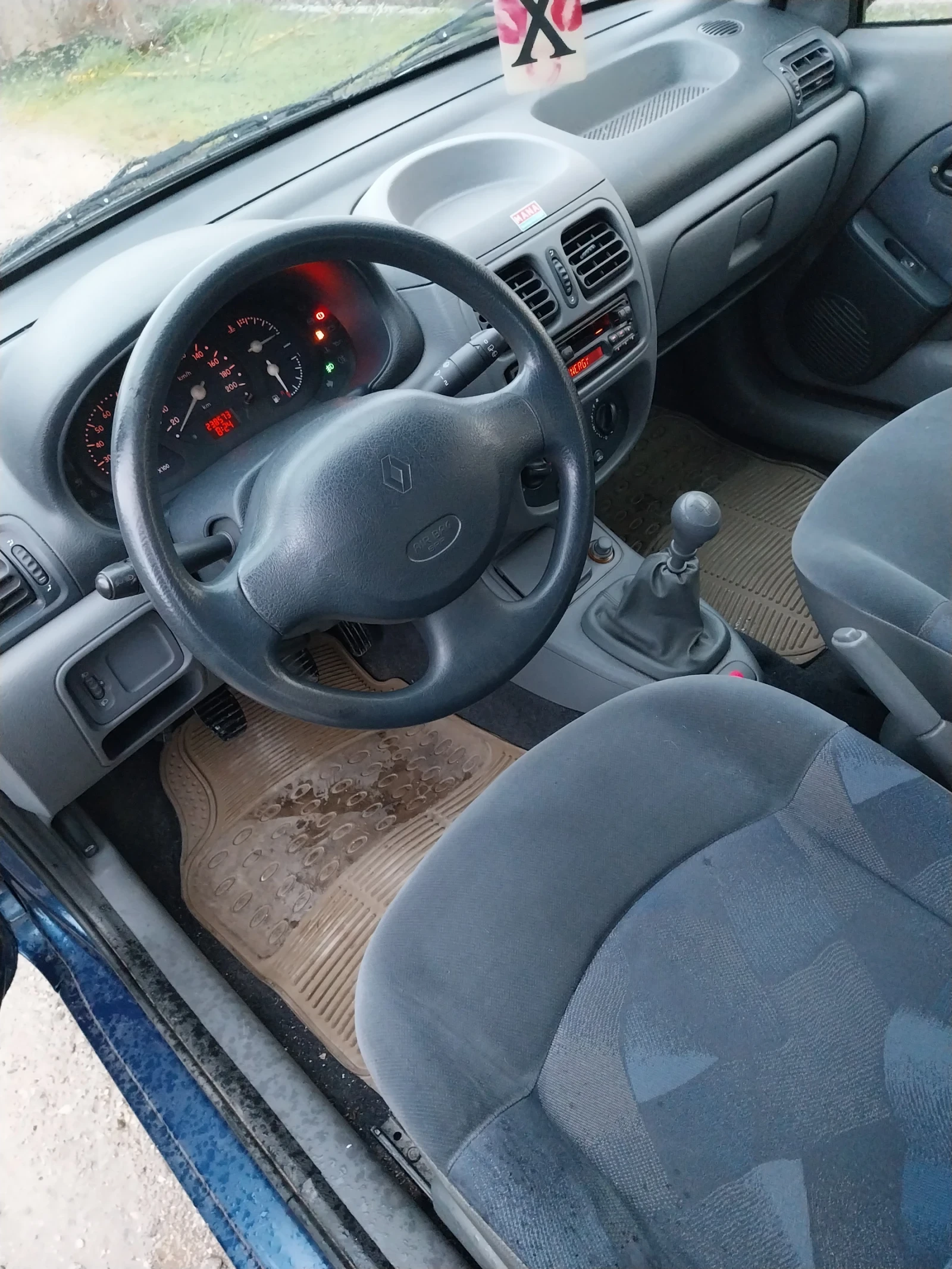 Renault Clio 1 и 2 БЕНЗИН , снимка 6 - Автомобили и джипове - 54083513