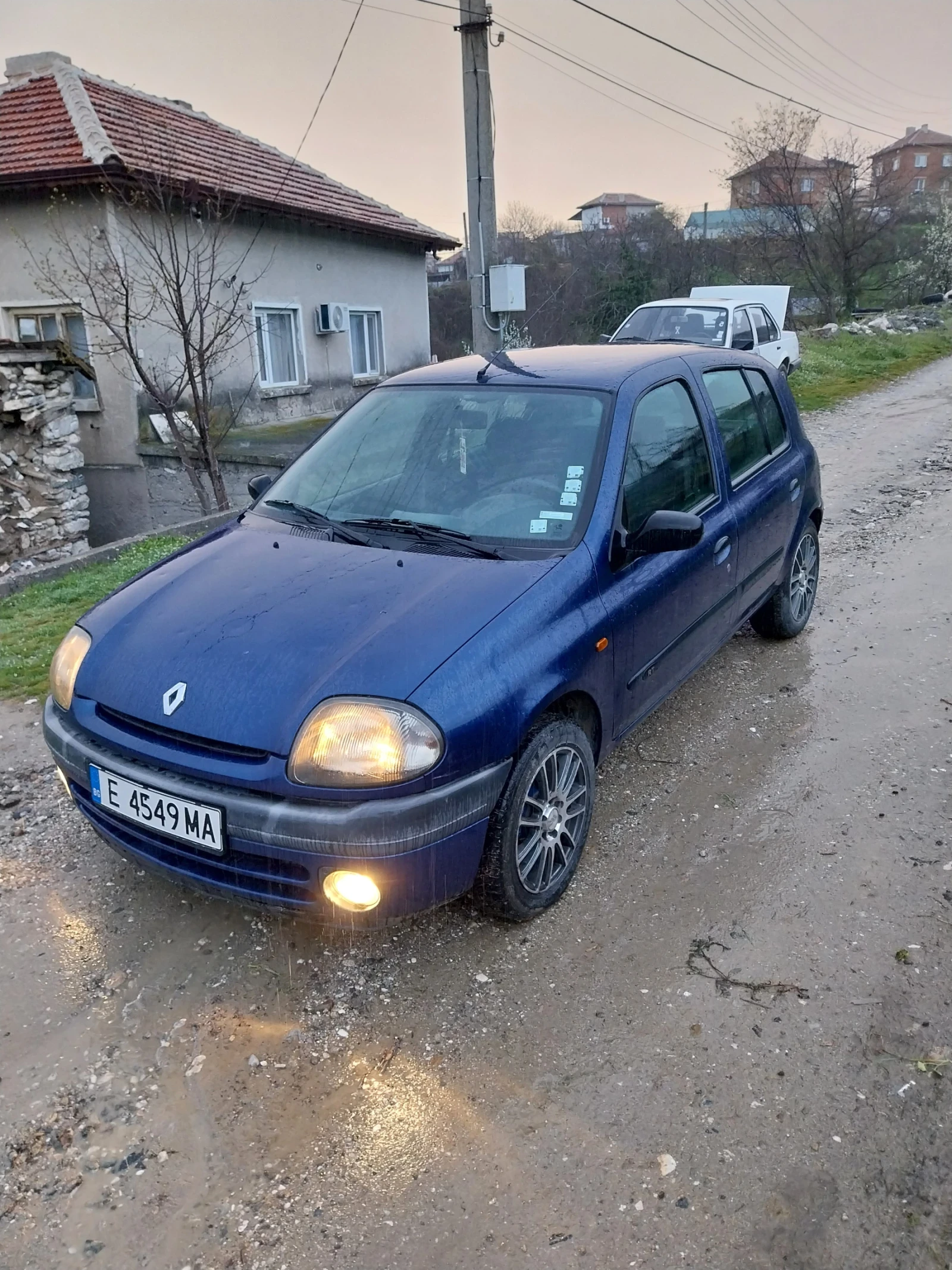 Renault Clio 1 и 2 БЕНЗИН , снимка 5 - Автомобили и джипове - 54083513