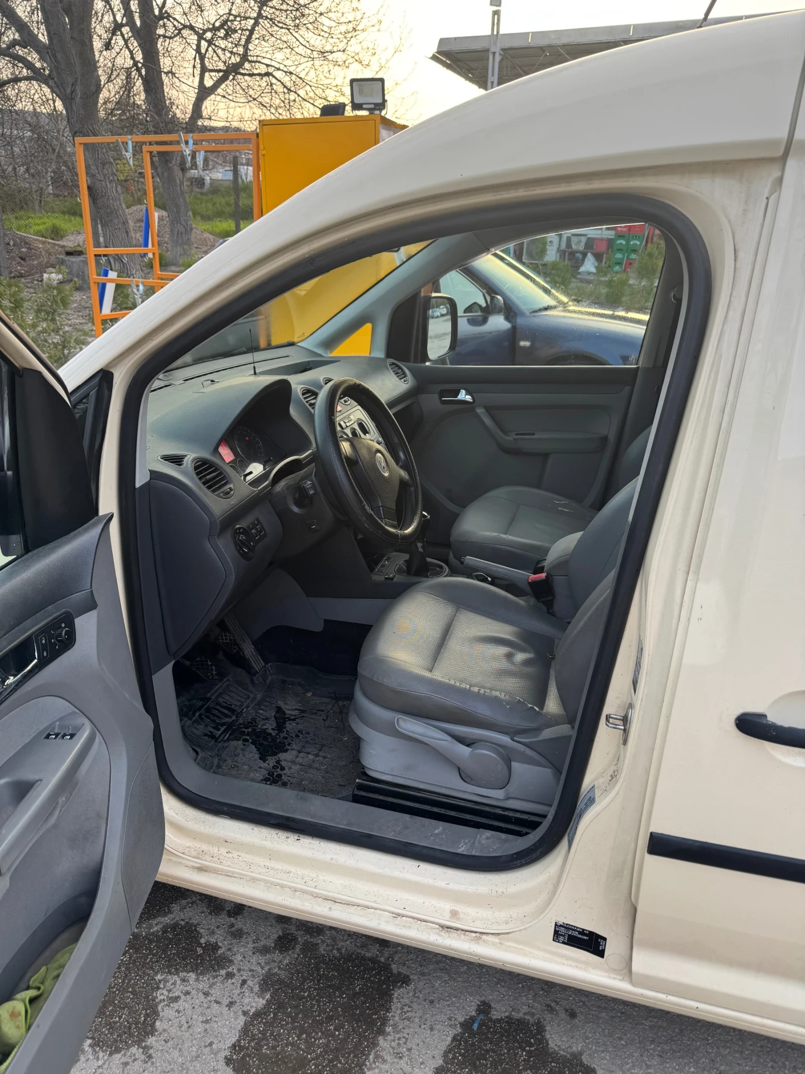 VW Caddy, снимка 5 - Автомобили и джипове - 54196999