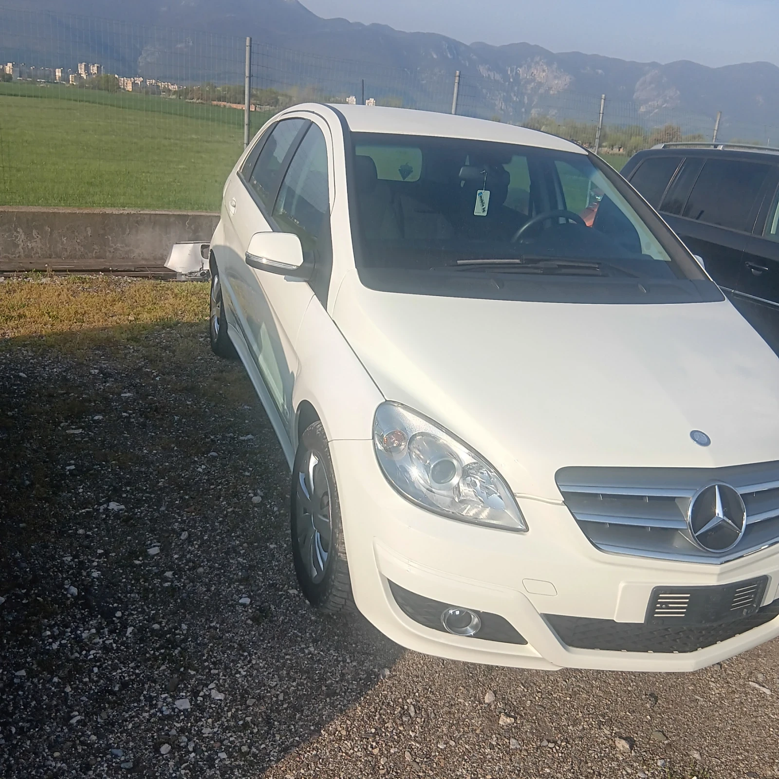 Mercedes-Benz B 180, снимка 3 - Автомобили и джипове - 54205928