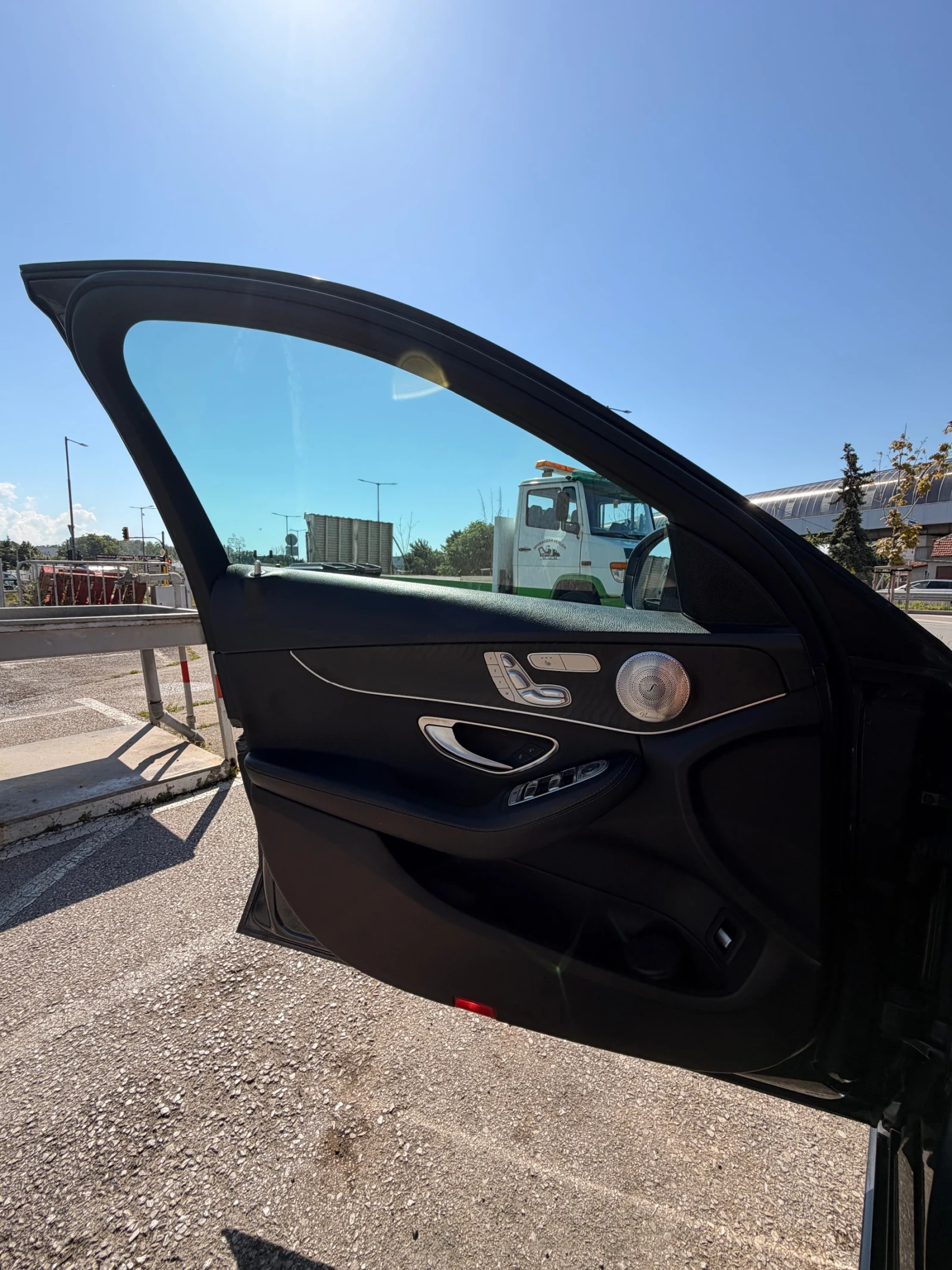 Mercedes-Benz C 300, снимка 9 - Автомобили и джипове - 54666967