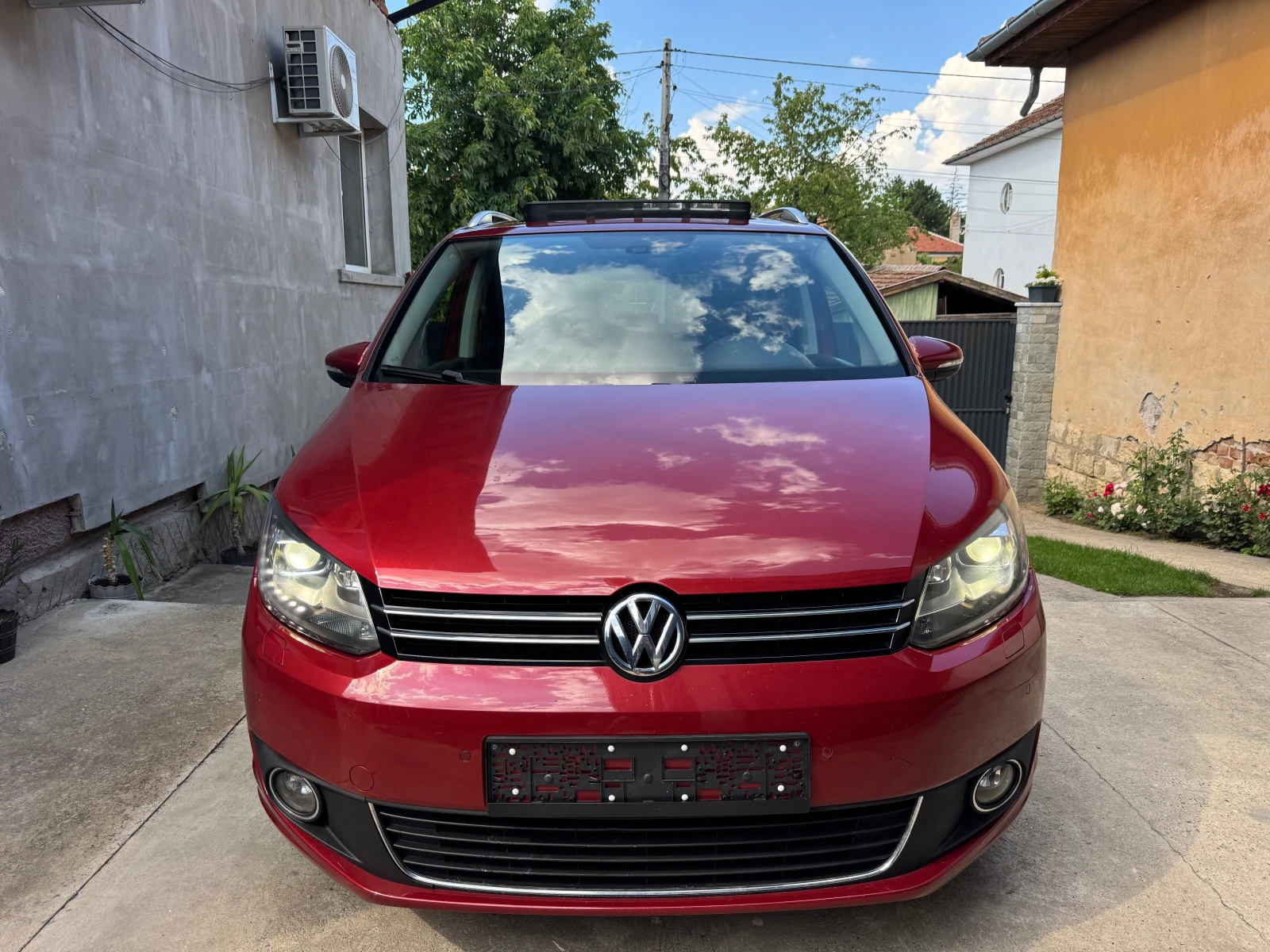 VW Touran 2.0TDi, снимка 5 - Автомобили и джипове - 54728370