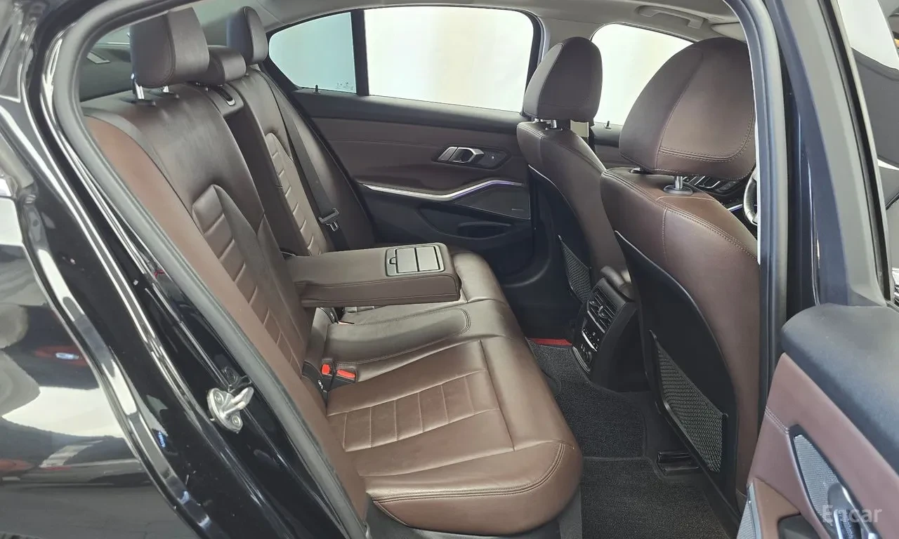 BMW 320 Luxury, снимка 9 - Автомобили и джипове - 56131655