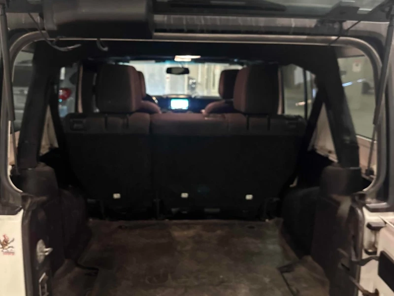 Jeep Wrangler 2015 Sahara * CARFAX * БЕЗ ПЪРВОНАЧАЛНА ВНОСКА, снимка 13 - Автомобили и джипове - 52977655