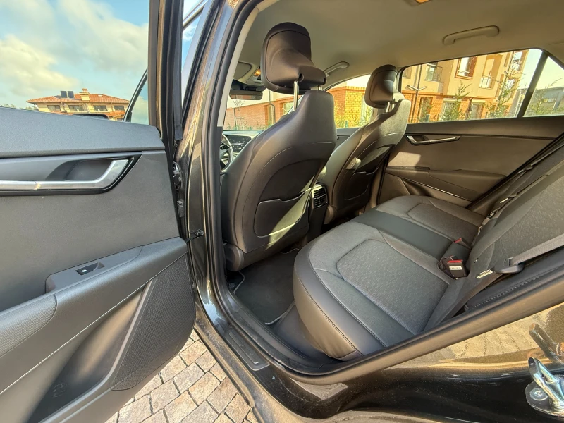 Kia Niro 64kwh, снимка 9 - Автомобили и джипове - 53139453