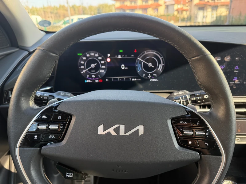 Kia Niro 64kwh, снимка 13 - Автомобили и джипове - 53139453