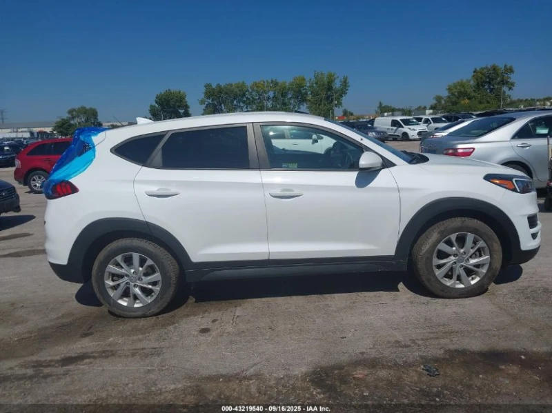Hyundai Tucson 2l Se, снимка 13 - Автомобили и джипове - 53205623