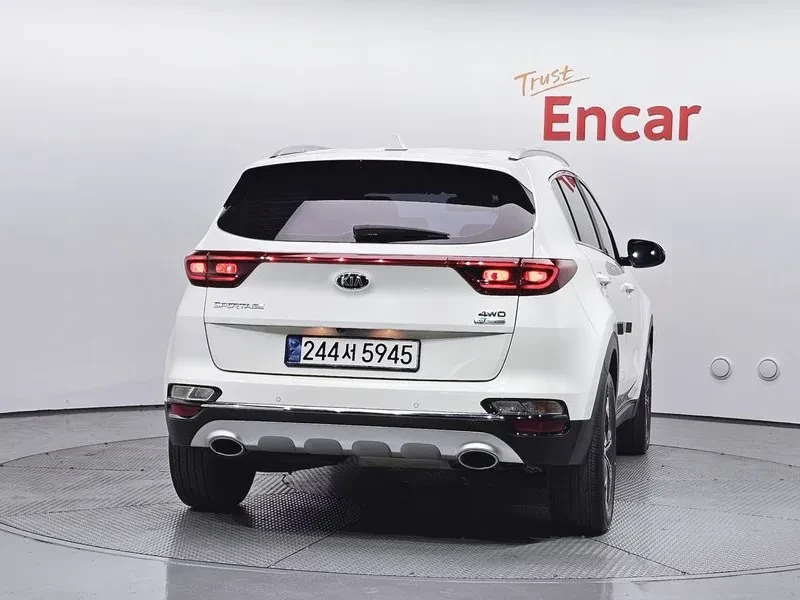 Kia Sportage 2.0 CRDi 4WD, снимка 4 - Автомобили и джипове - 54276354