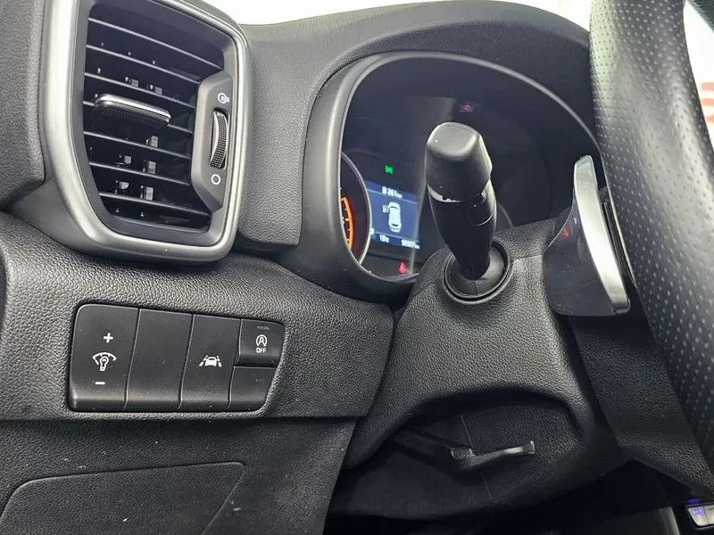 Kia Sportage 2.0 CRDi 4WD, снимка 13 - Автомобили и джипове - 54276354