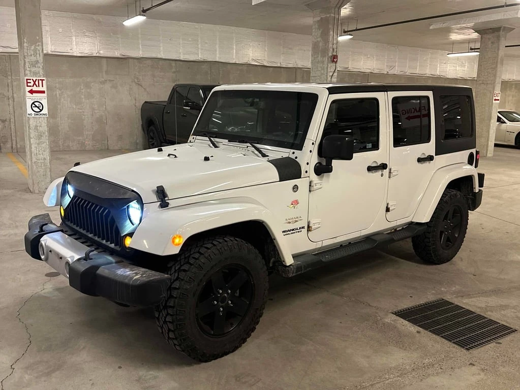 Jeep Wrangler 2015 Sahara * CARFAX * БЕЗ ПЪРВОНАЧАЛНА ВНОСКА, снимка 1