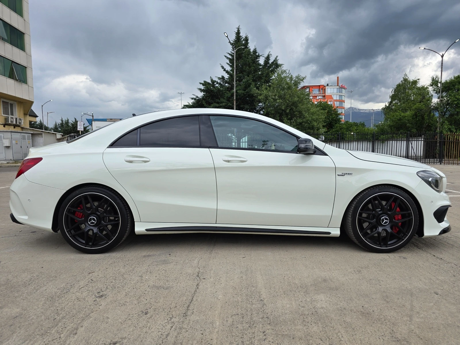 Mercedes-Benz CLA 45 AMG 4MATIC/RECARO/PANORAMA/ - изображение 3