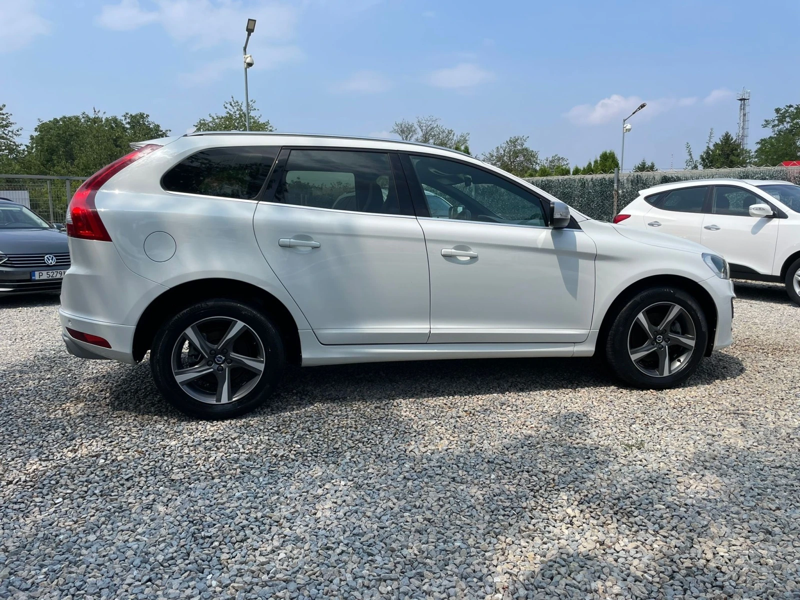 Volvo XC60  /R-Design AWD/D5244T21 - изображение 6