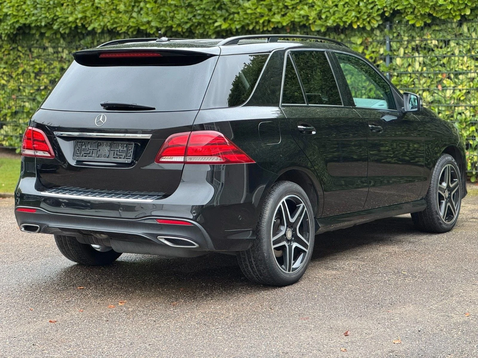 Mercedes-Benz GLE 350 d 4M AMG #DISTRONIC+ #AIR #COMAND #PANO @iCarbg    - изображение 5