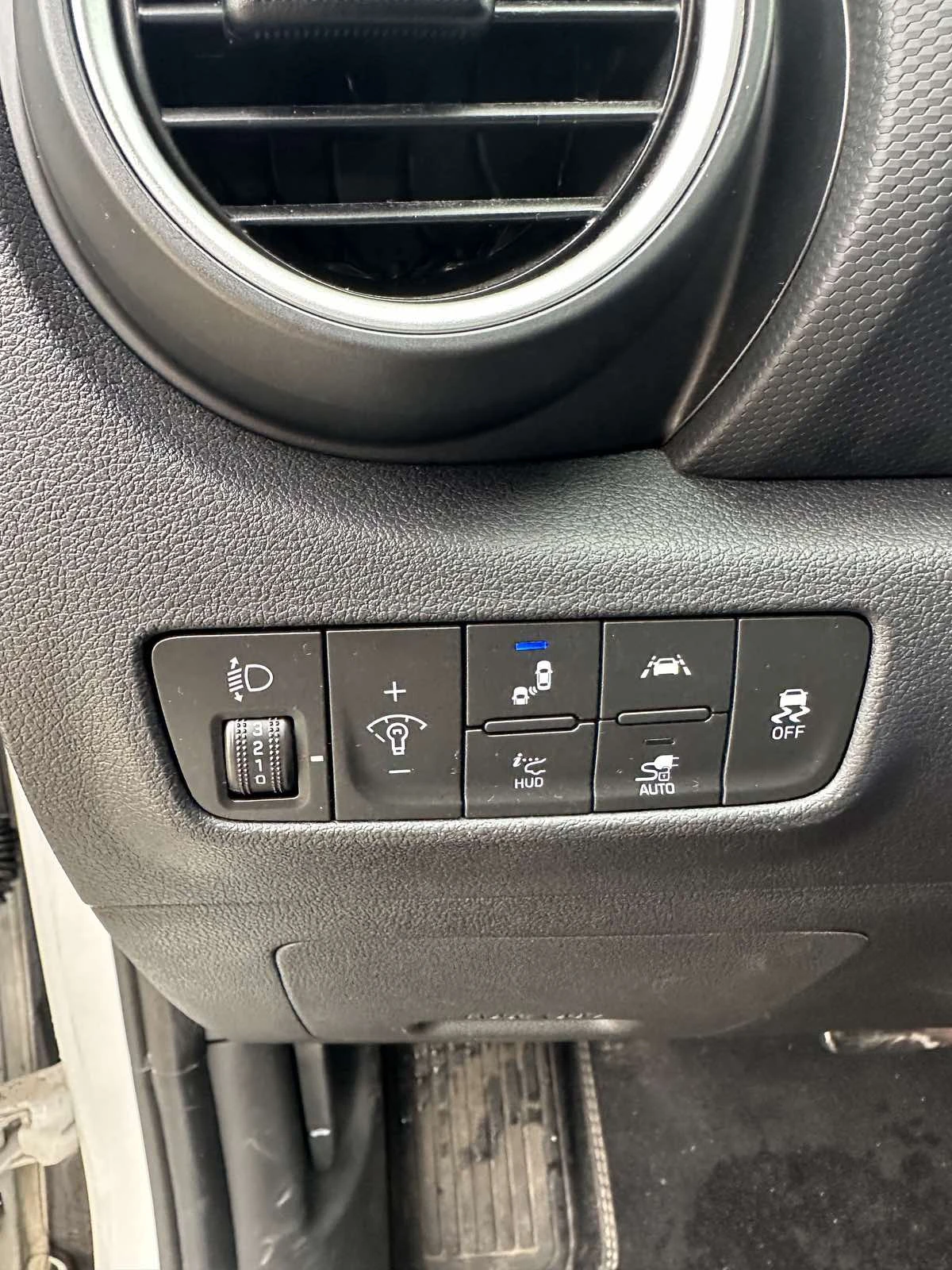 Hyundai Kona 64KWh/PREMIUM/SOH100%/BLUELINK/2020г., снимка 16 - Автомобили и джипове - 53781987