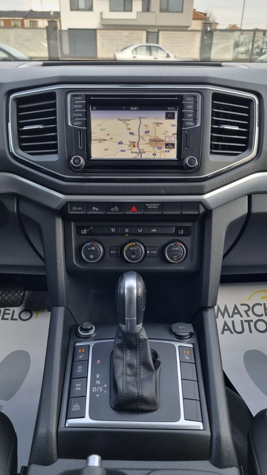 VW Amarok 3.0TDI V6 4MOTION* ПЪЛНА ГАРАНЦИЯ* , снимка 15 - Автомобили и джипове - 54057646