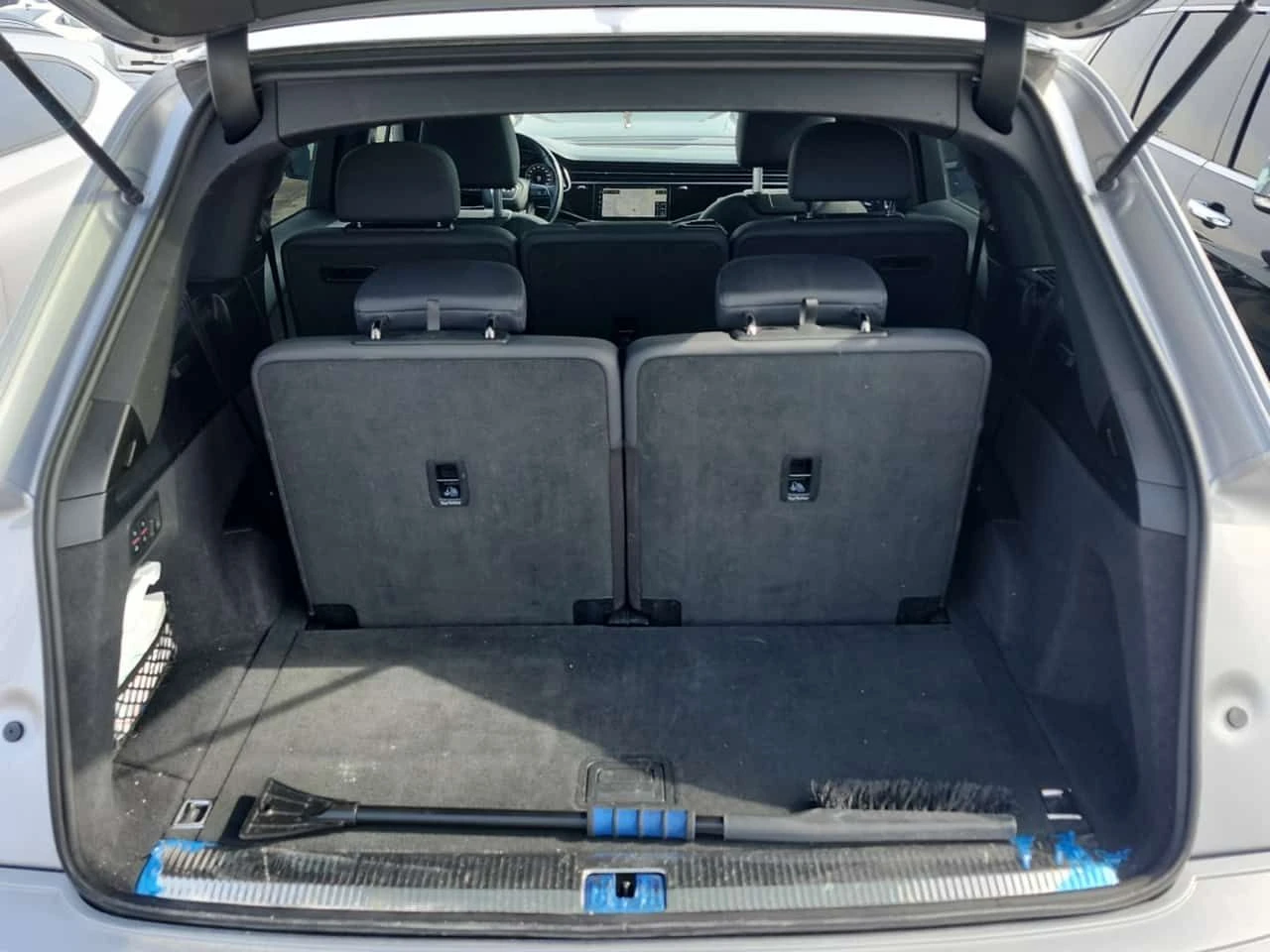 Audi Q7 * PROGRESSIV * ДИСТРОНИК* ПАНОРАМА* ОБДУХВАНЕ* , снимка 14 - Автомобили и джипове - 54060338