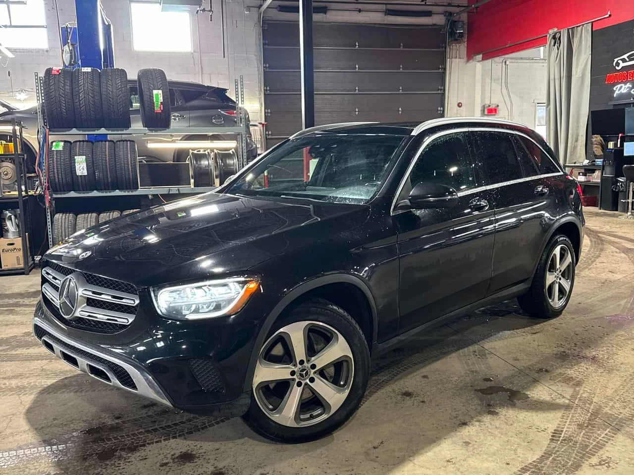 Mercedes-Benz GLC 300 * CARFAX * БЕЗ ПЪРВОНАЧАЛНА ВНОСКА