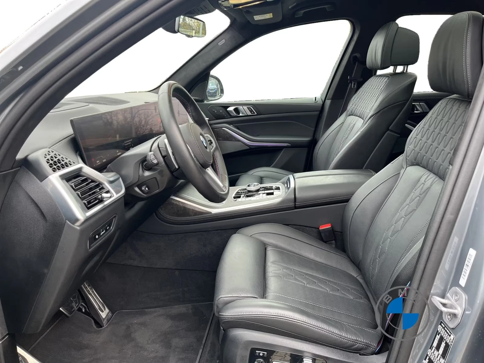 BMW X7 M60/530HP/PRO/PANO/HUD/360/MASS/H&K/415z, снимка 10 - Автомобили и джипове - 54542167