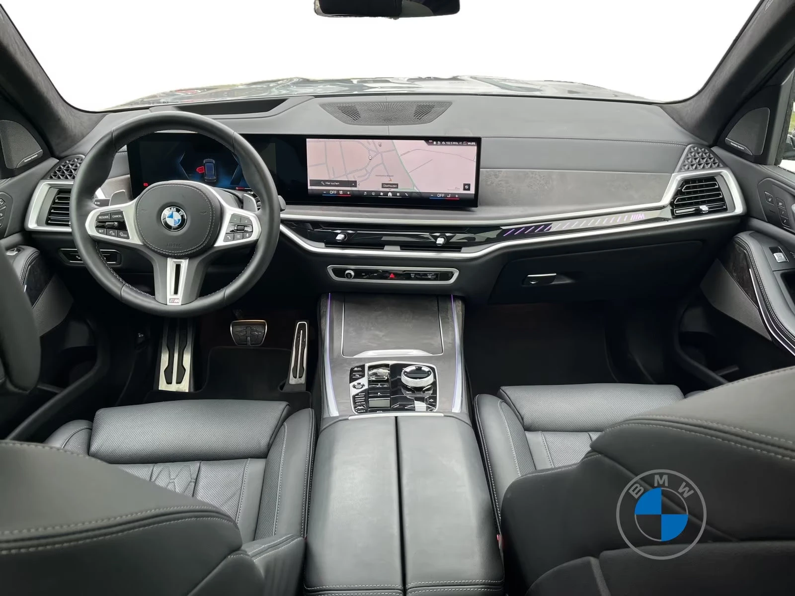 BMW X7 M60/530HP/PRO/PANO/HUD/360/MASS/H&K/415z, снимка 14 - Автомобили и джипове - 54542167