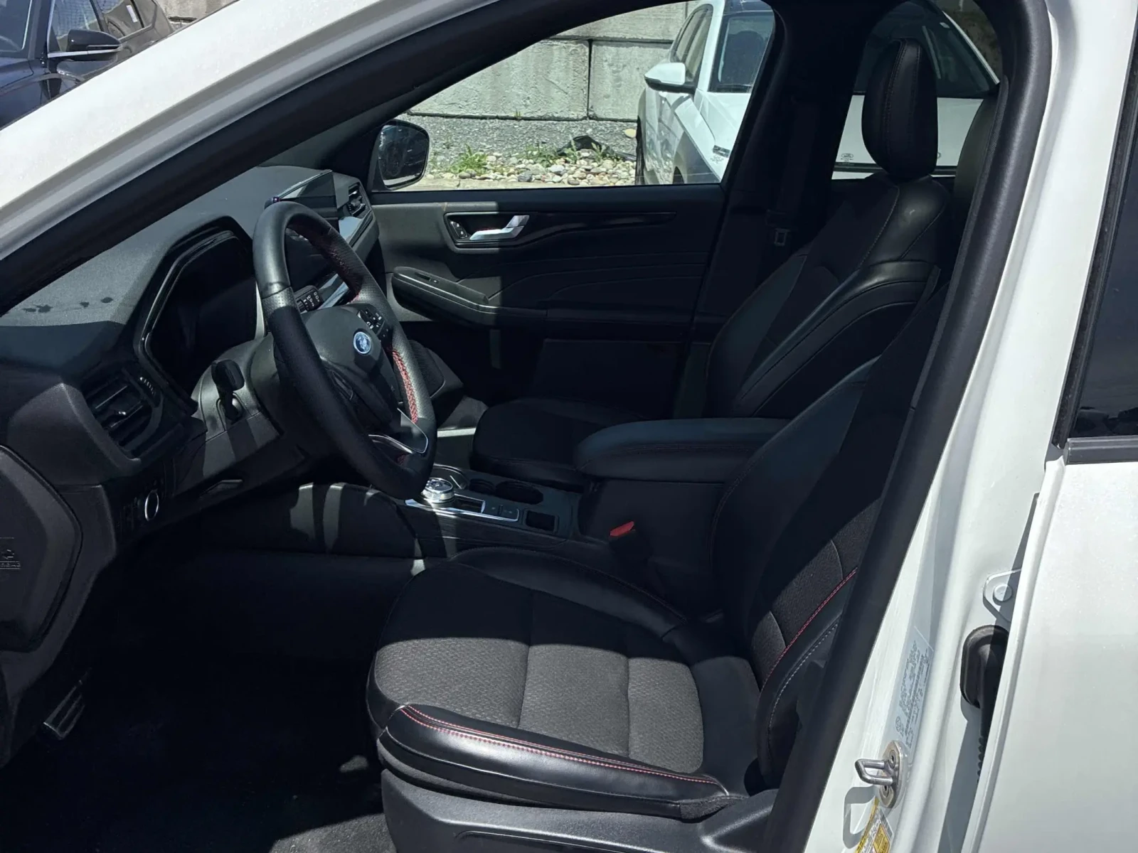 Ford Escape ST-Line * CARFAX * АВТО КРЕДИТ * , снимка 8 - Автомобили и джипове - 54755754