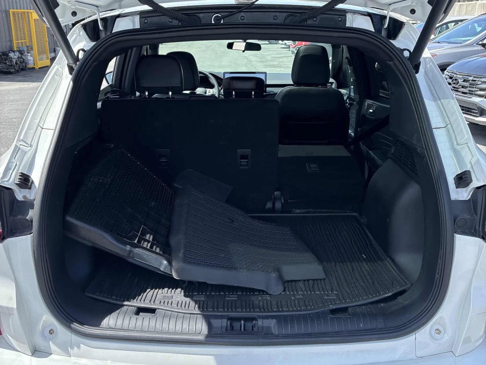 Ford Escape ST-Line * CARFAX * АВТО КРЕДИТ * , снимка 7 - Автомобили и джипове - 54755754